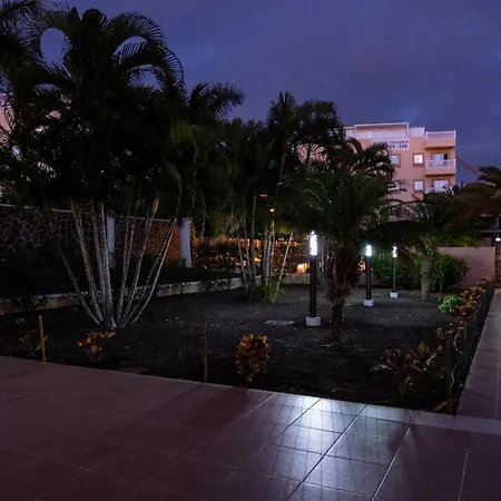Ninel Tenerife Apartment *